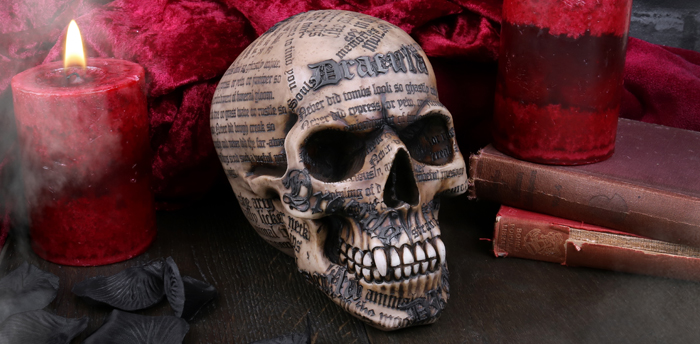 Dark Collections Draculas tale skull figurine by Nemesis Now